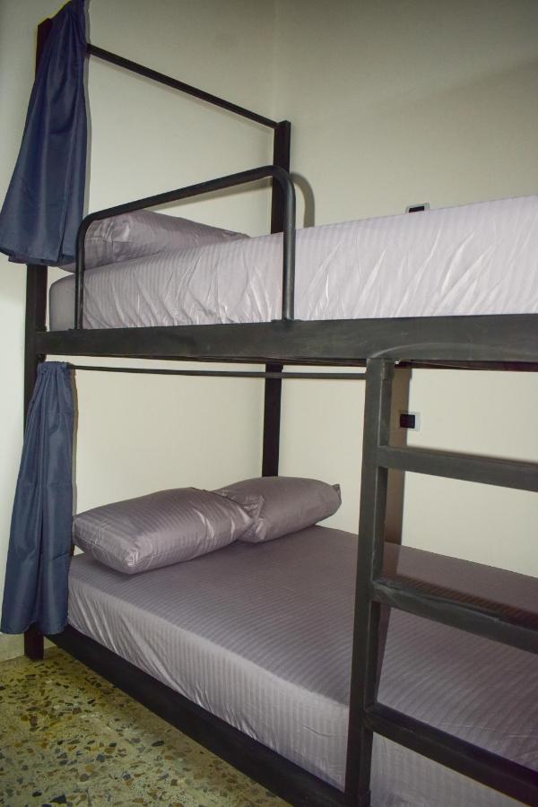 Area 51 Hostel Medellín Buitenkant foto