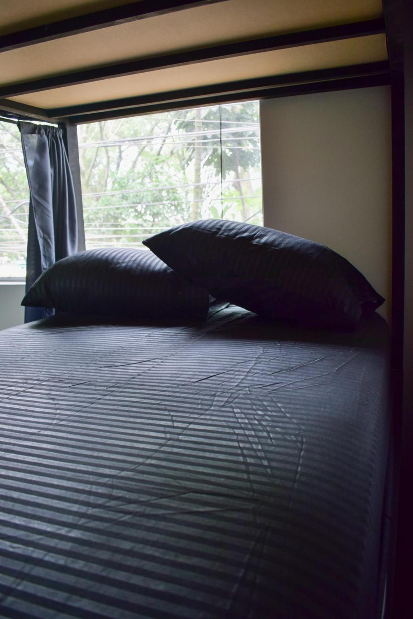 Area 51 Hostel Medellín Buitenkant foto